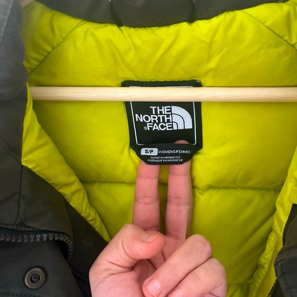 The North Face winter coat super warm insulated jacket - Picture 4 of 6